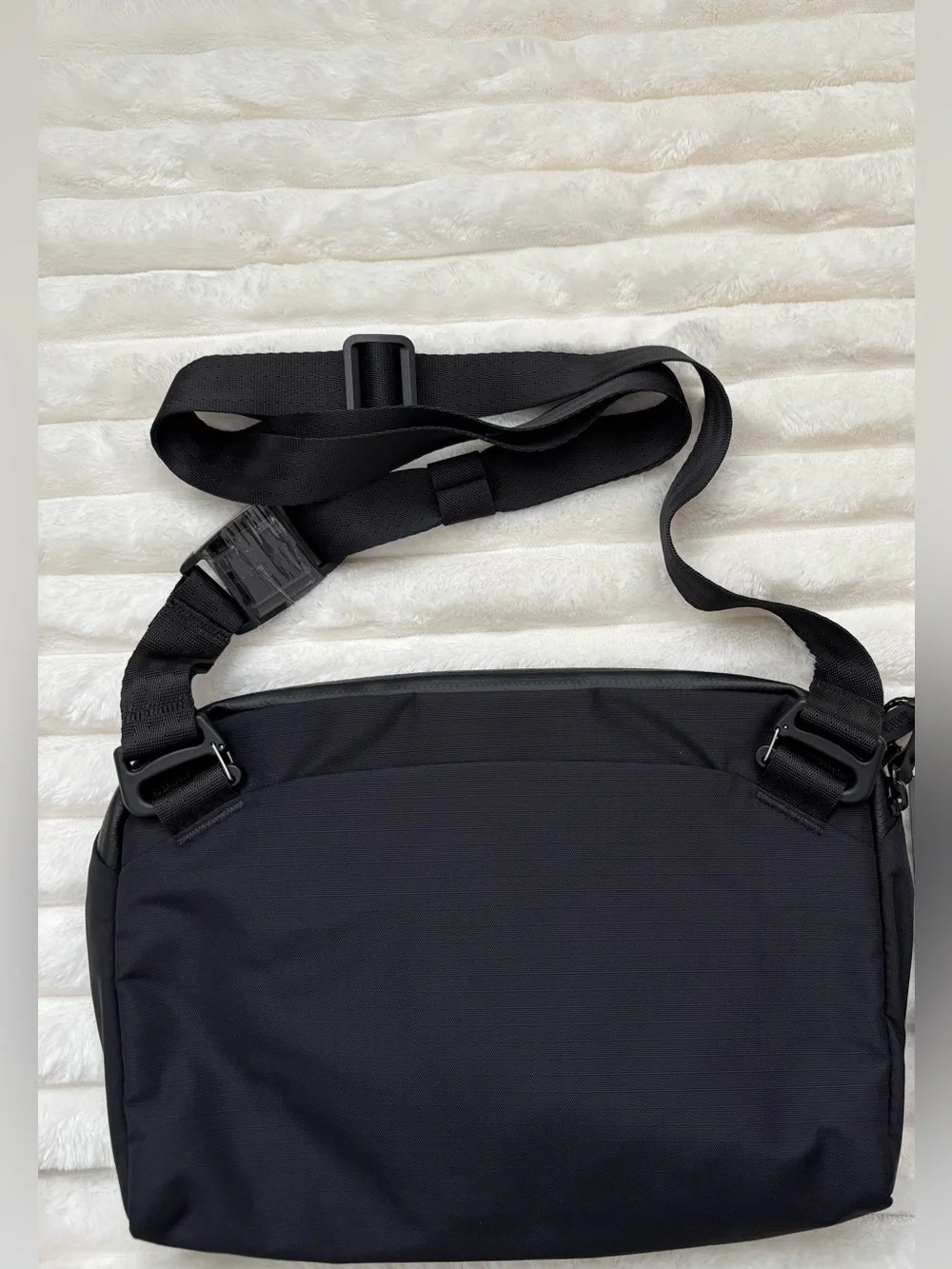 Alpaka - Flight Sling - Black - NWOT